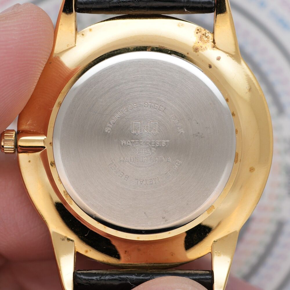 Q&Q Quartz Mens Watch 42mm Gold Tone Black Dial Leather Strap New Battery - Picture 4 of 8